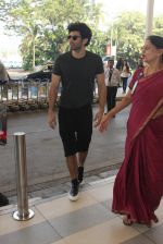 Aditya Roy Kapoor snapped at airport on 9th Feb 2016